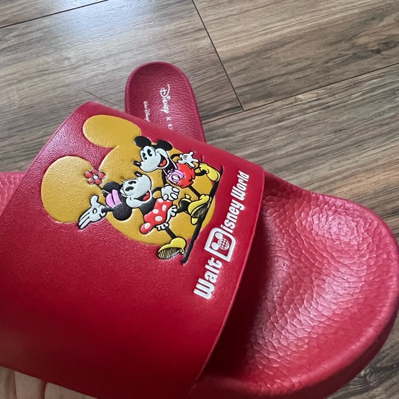 Disney x coach red slides size 7 - Picture 4 of 5